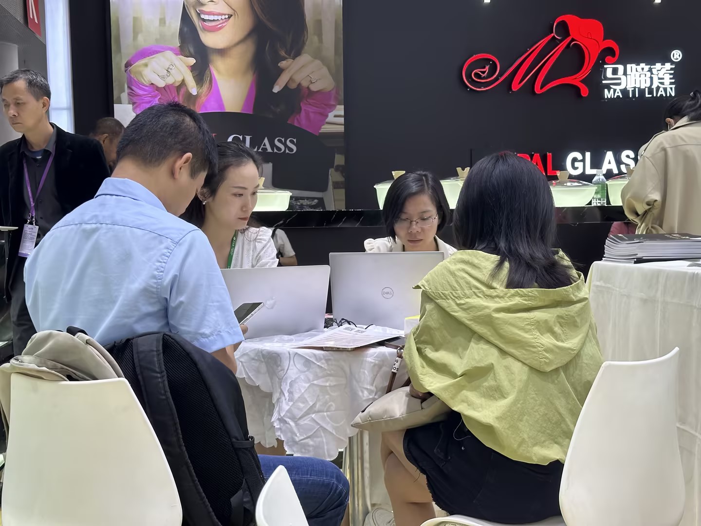 【直击广交会】选精品·探趋势·寻合作，HOMELIFE携海外买家强势来袭！
